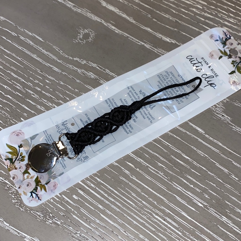 Ryan & Rose Cutie PAT cutie clip pacifier clip braided black
